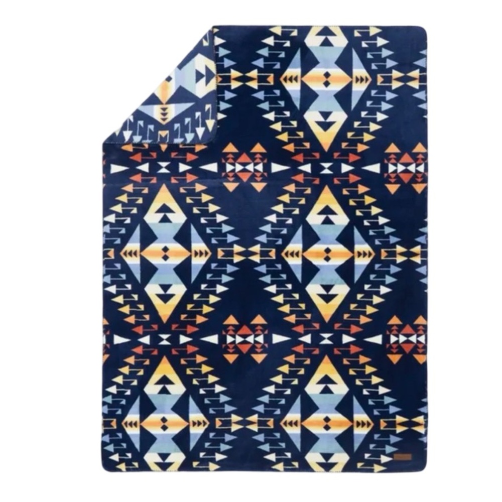 New Pendleton Aztec Blanket - Picture 2 of 4